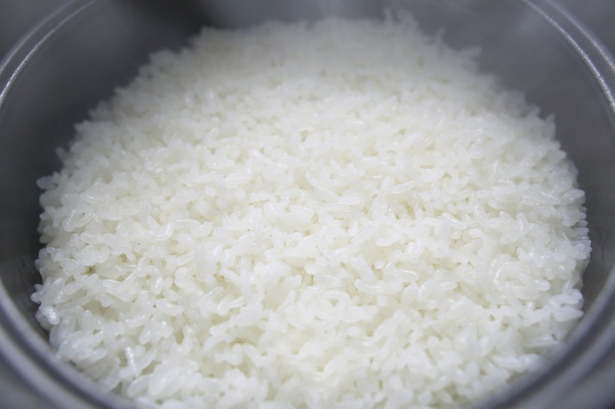 चावल बनाते समय हो रहा है चिपचिपा ?, तो ट्राई करें ये Trick, कभी नहीं चिपेंगे चवाल और ठंडा होने के बाद रहेंगे खिले-खिले
